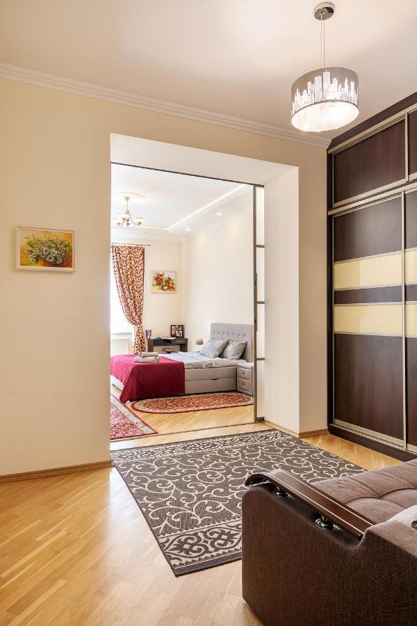 Apartment On Tamanska - Вулиця Дарії Гусяк Lviv Dış mekan fotoğraf