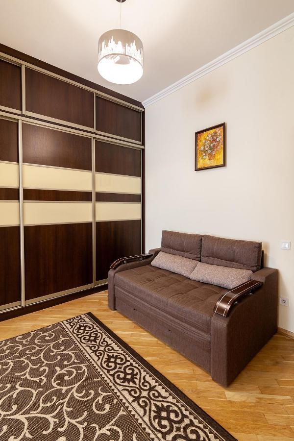 Apartment On Tamanska - Вулиця Дарії Гусяк Lviv Dış mekan fotoğraf